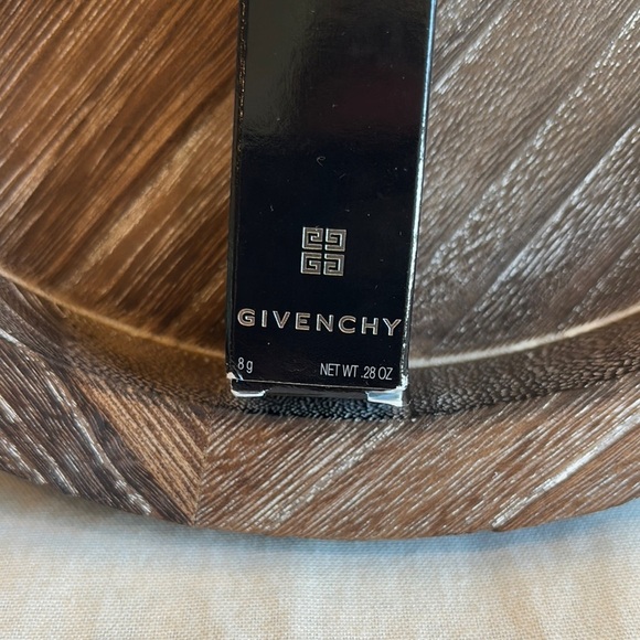 Givenchy Mascara in Black • Long Lasting Luxury Mascara • NEW • Volumizing - Picture 4 of 4